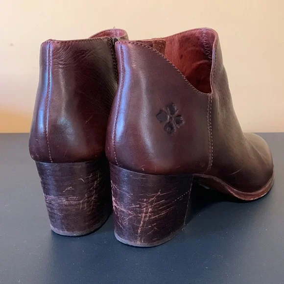 Patricia Nash brown leather cut out ankle booties - Picture 3 of 8